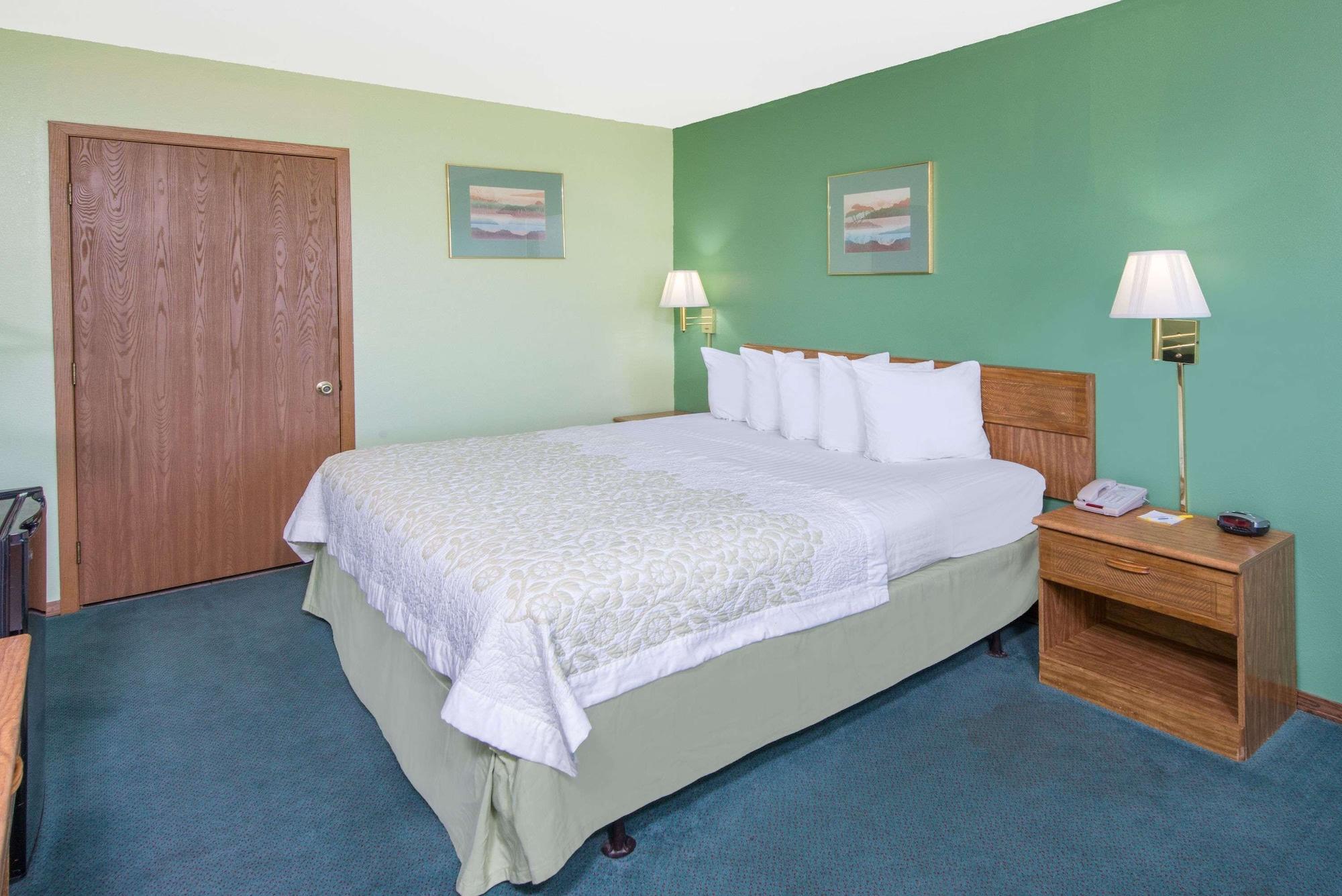 Days Inn By Wyndham Mountain Grove Exterior photo